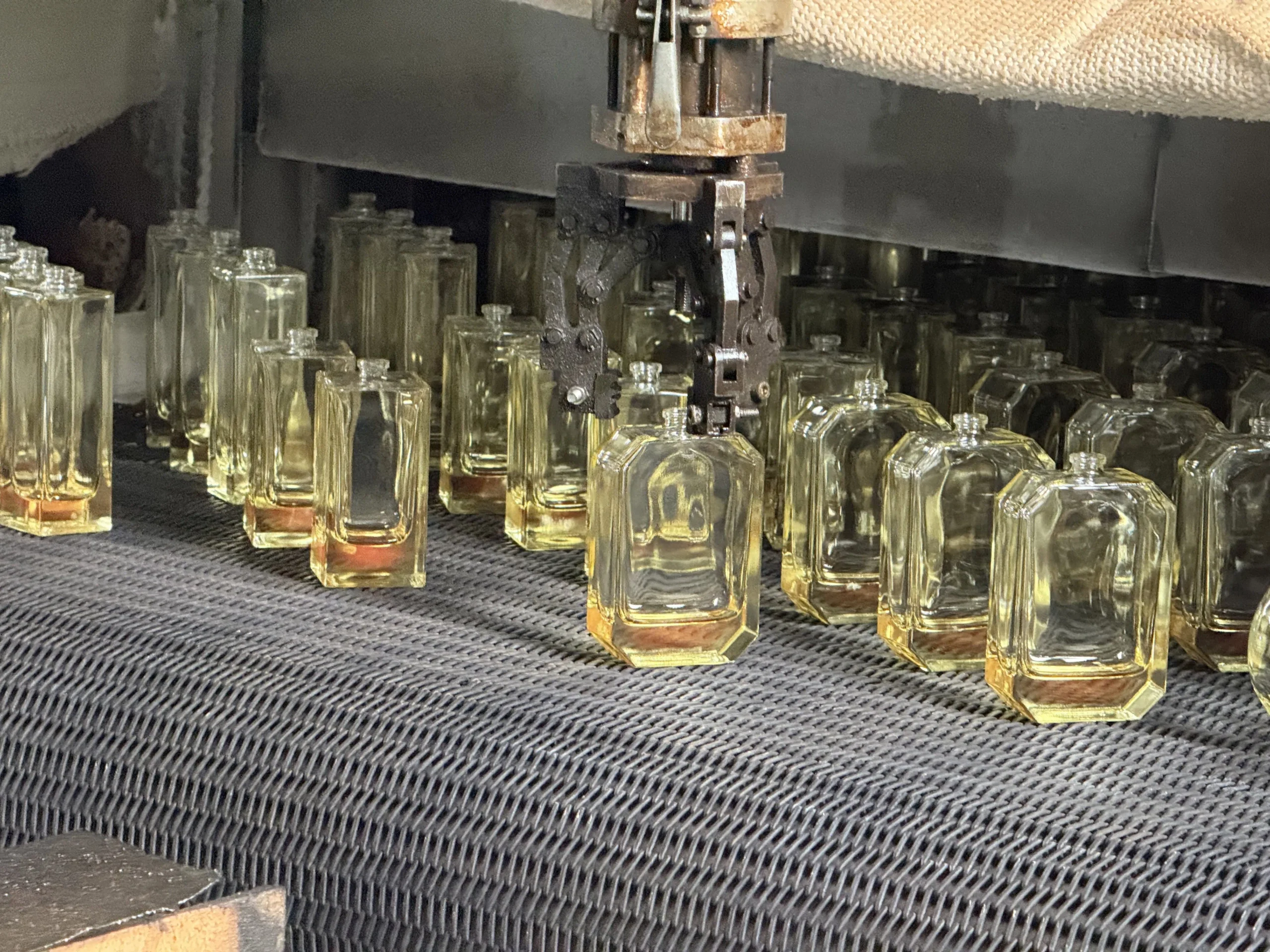 Industrial glassware manufacturing line