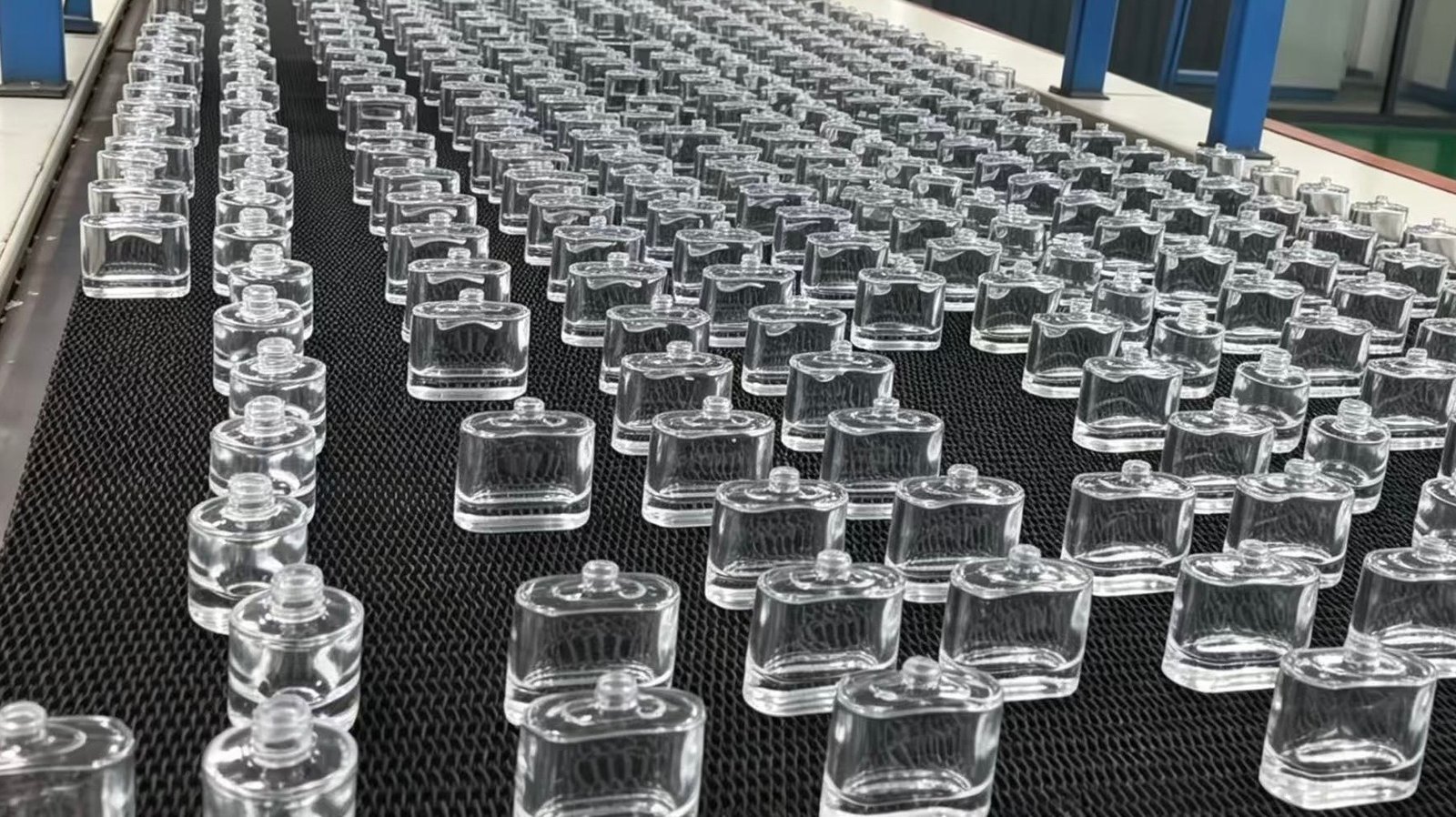 Luxury glass candle jars and reed diffuser bottles for home fragrance brands -- wholesale custom glass packaging by Jingteglass manufacturer China